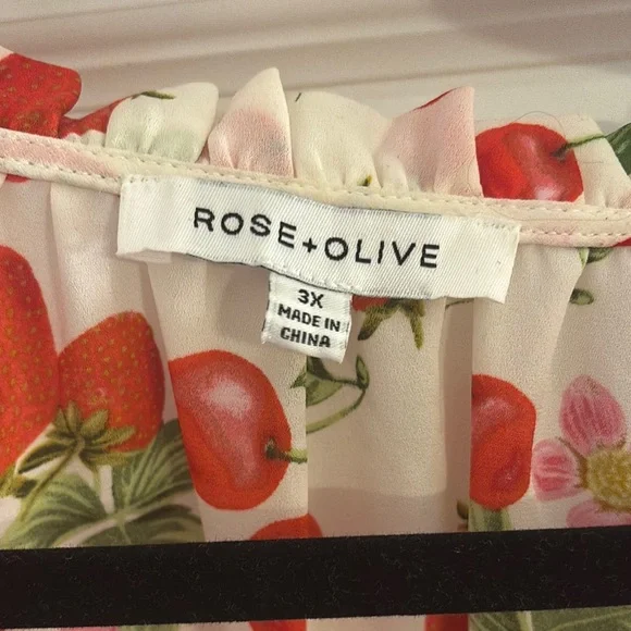 Rose & Olive White and Red Flutter Sleeve Tie Front Blouse - Picture 2 of 3